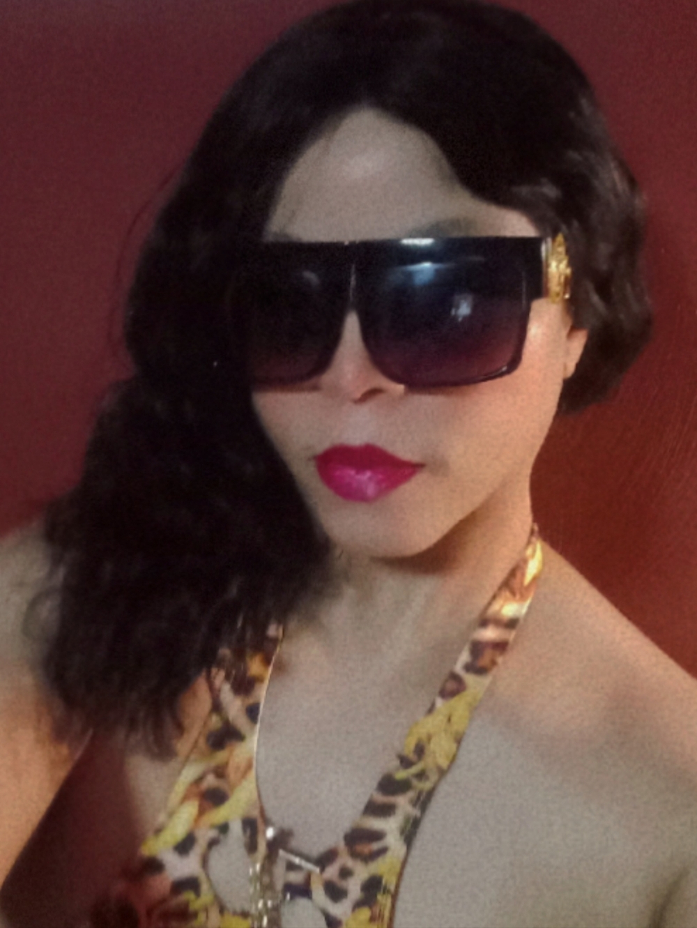 (NEW)! Fancy! Stylish! Unique! Black & Gold Shades!